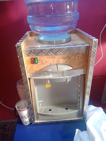 Datei:Wasserspender.jpg
